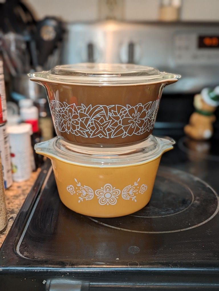 Pyrex Set Of Two 1 Qt Casserole Dish With Lid