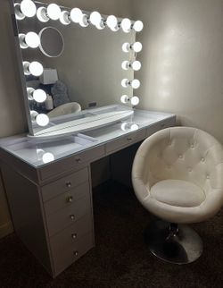 Vanity Mirror + Chair (no desk)