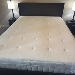 Bedding set including mattress, nightstands and 2 lamps