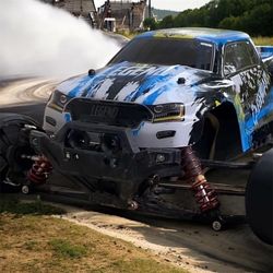 Brand new N Sealed  Extremely Big LAEGENDARY 1:10 Scale 4x4 Off-Road RC Truck - Hobby Grade Brushed Motor Truck