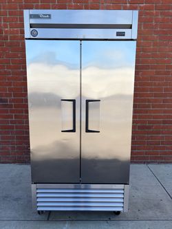 True T-35-HC 39 1/2" Two Section Reach In Refrigerator, 2 Left Hinge Solid Doors, 115v