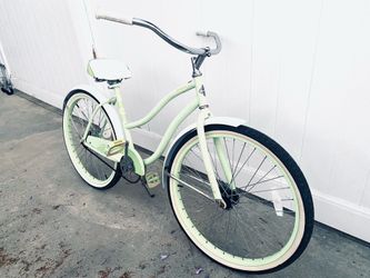 Huffy beach cruiser