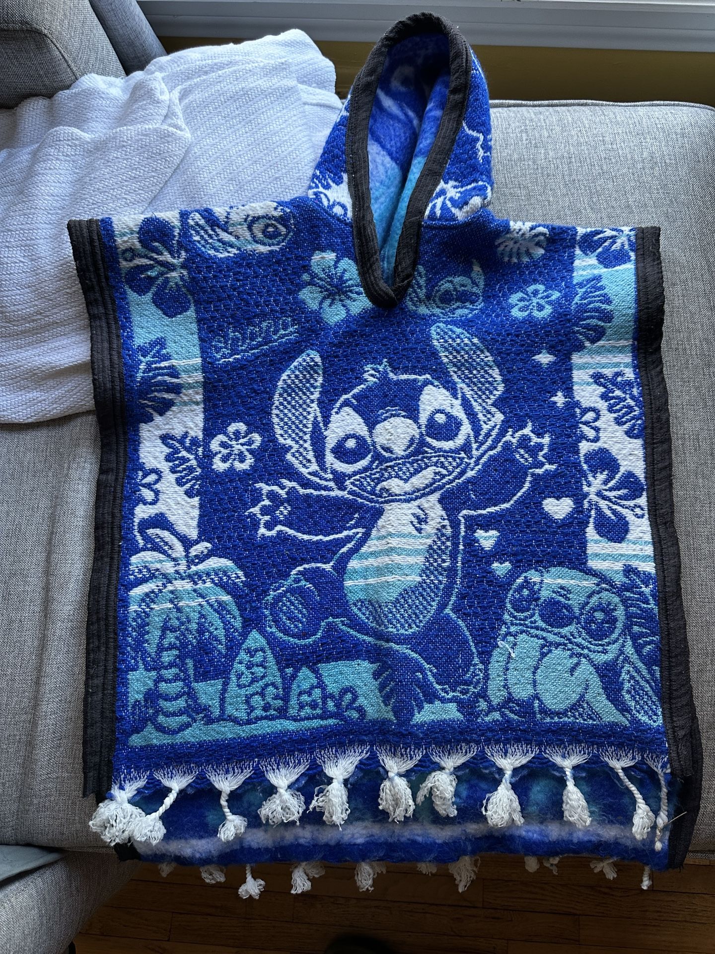 Lilo & Stitch Poncho With A Hoody 4 Kids