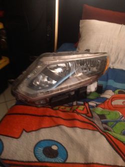 Nissan Rogue Headlight 