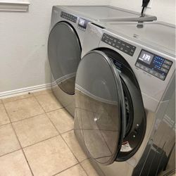 Whirlpool® Front Load Washer & Dryer