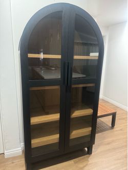 Arc Bookshelf