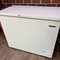 TOMSON Chest Freezer