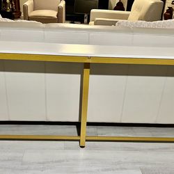 Mahaasvin 70.86" Console Table by  Everly Quinn 