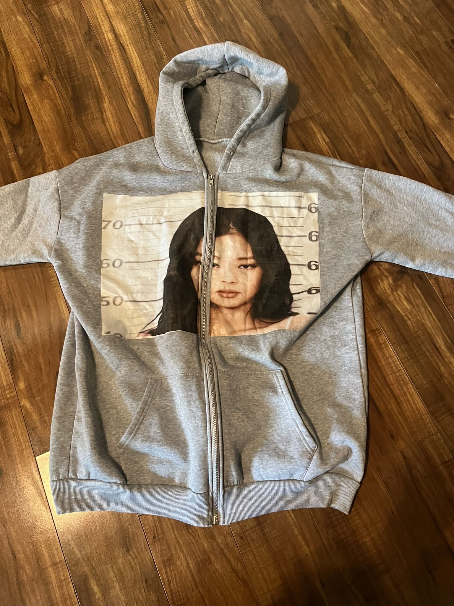 Grey and black Y2K zip-up hoodie #y2kfashion worn once. No flaws. Baggy SIZE M