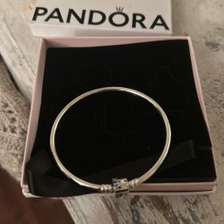 Brand New Pandora, Sparkling, Barrel  Clasp Bangle
