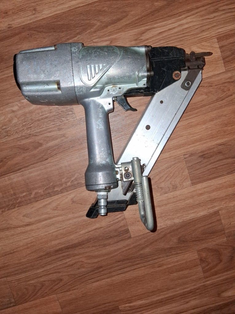 Hitachi Nail Gun 