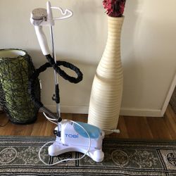Like New Tobi Hand Held Steamer Perfectworking Condition 