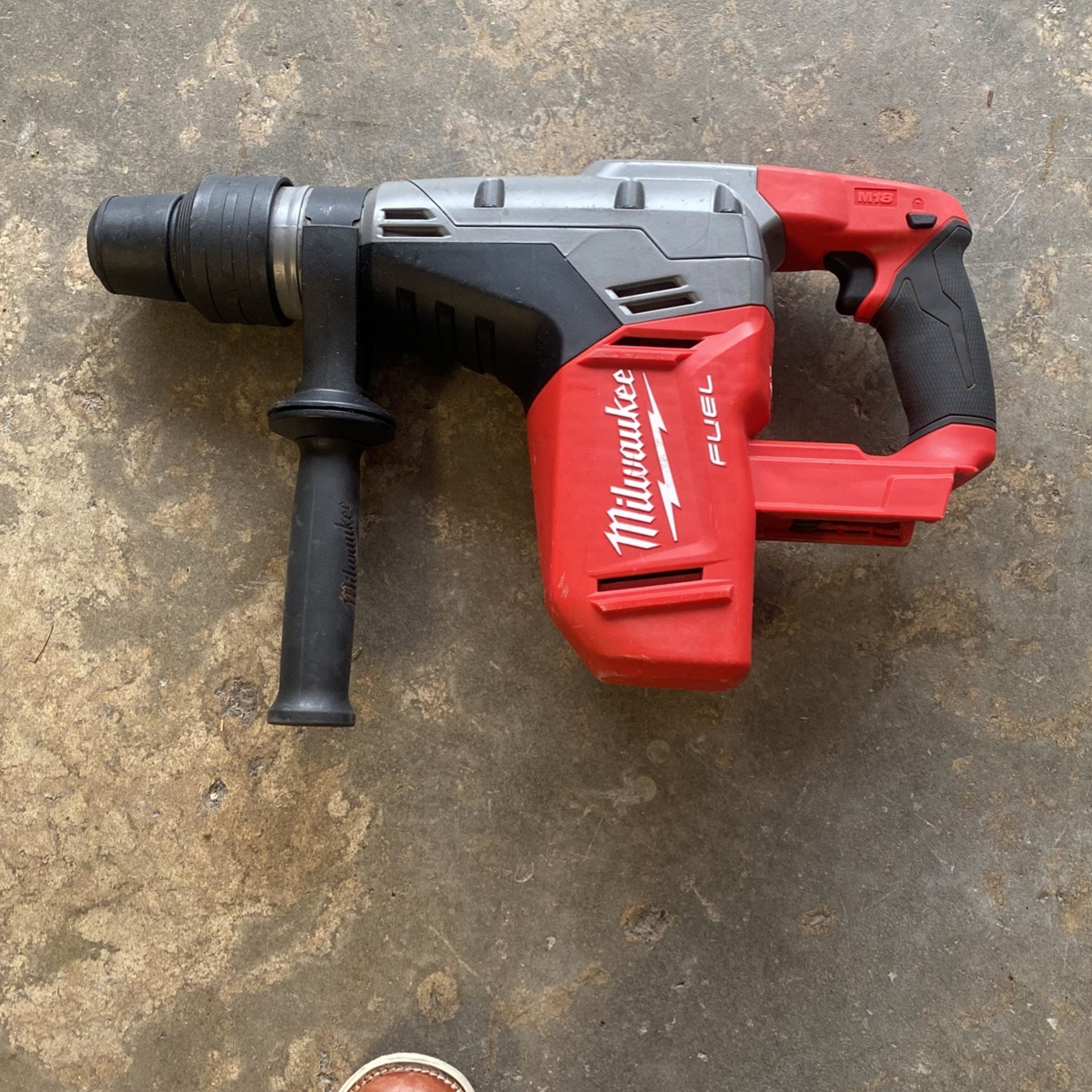 Milwaukee 1-9/16 SDS MAX Rotary Hammer