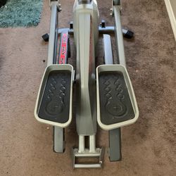 Schwinn 460 Variable Stride Elliptical.
