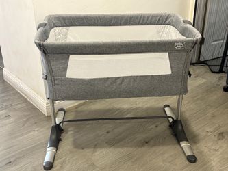 Infant baby bassinet bedside sleeper adjustable
