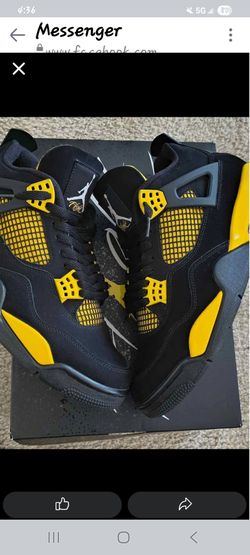 Jordan 4 Thunder ⚡ size 10.5 (NO TRADES PRICE IS FIRM)