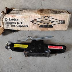 Vintage Ausco D-Series Scissors Car Jack 1 1/2 Ton
