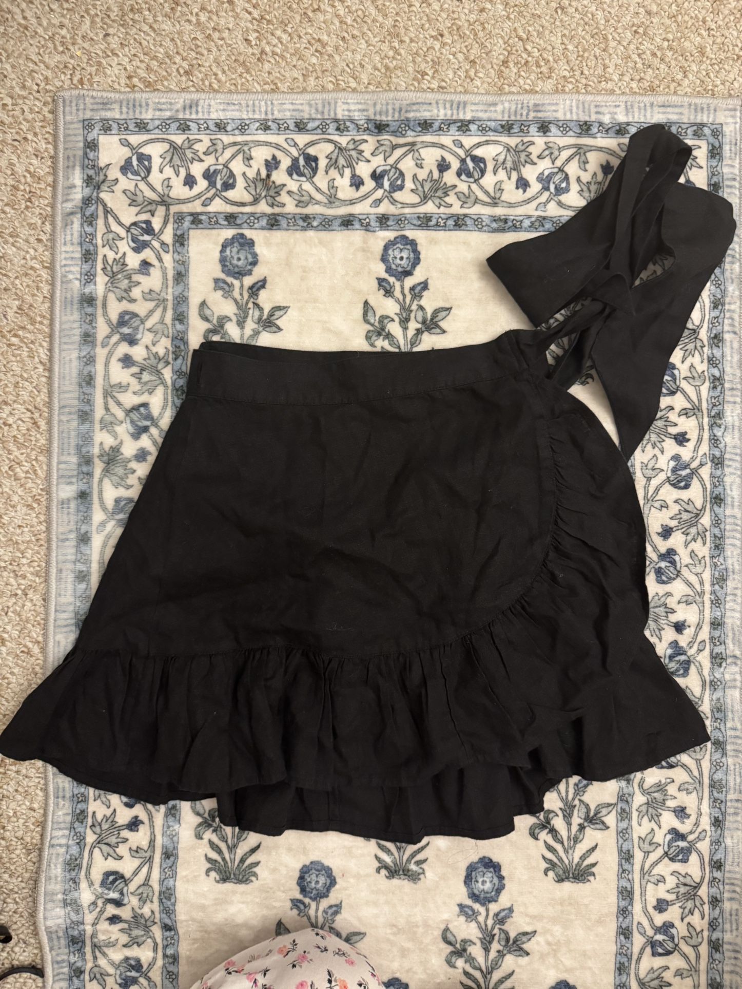 Chic Asymmetrical Black Ruffle Skirt XS