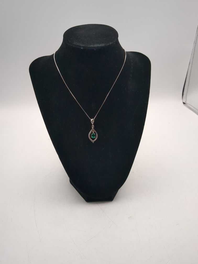 Silver Chain With Pendant 