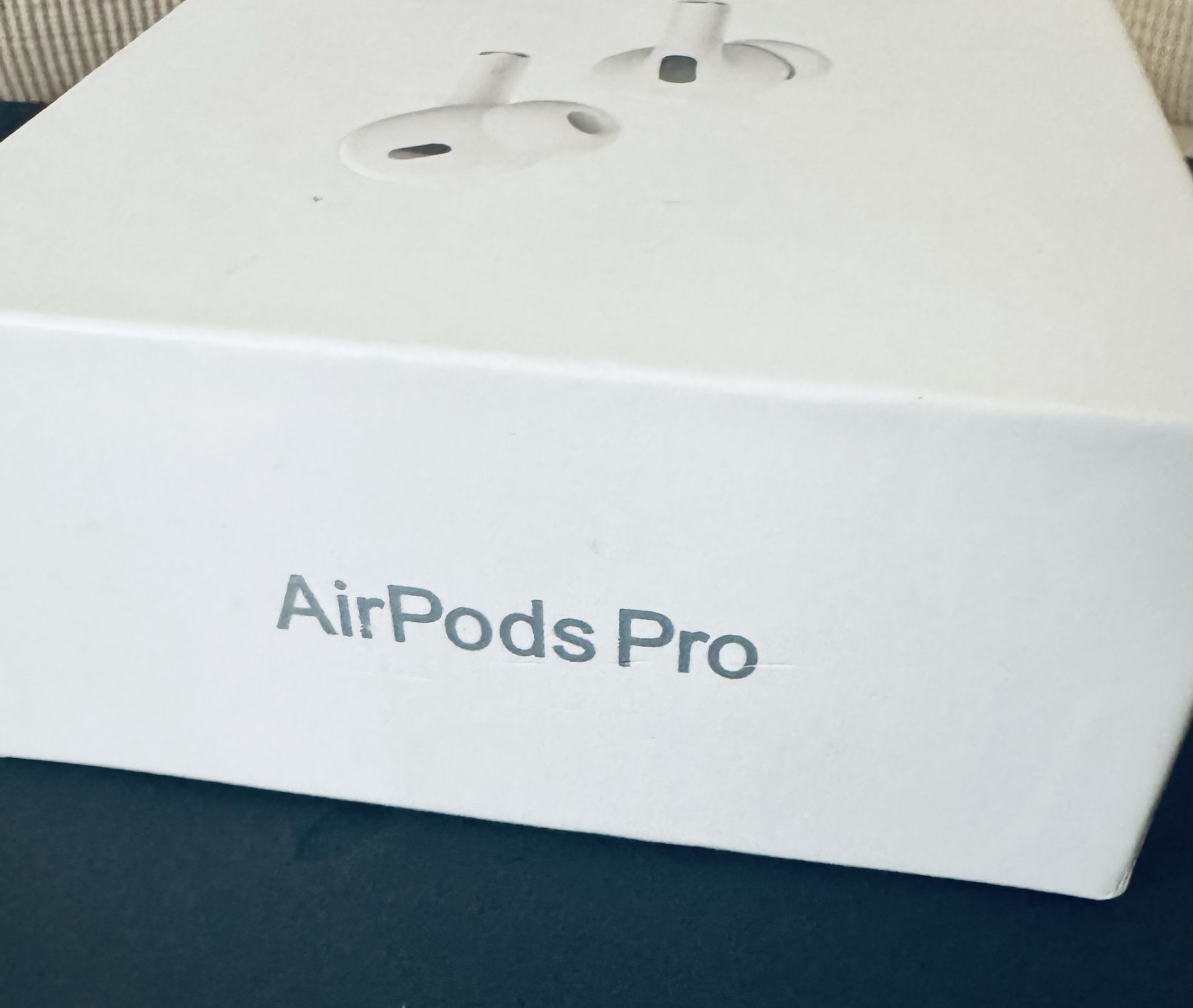 Apple AirPods Pro 2 / 2 Years Of APPLE CARE PLUS+