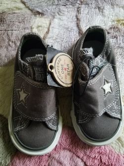 Converse size 5 new