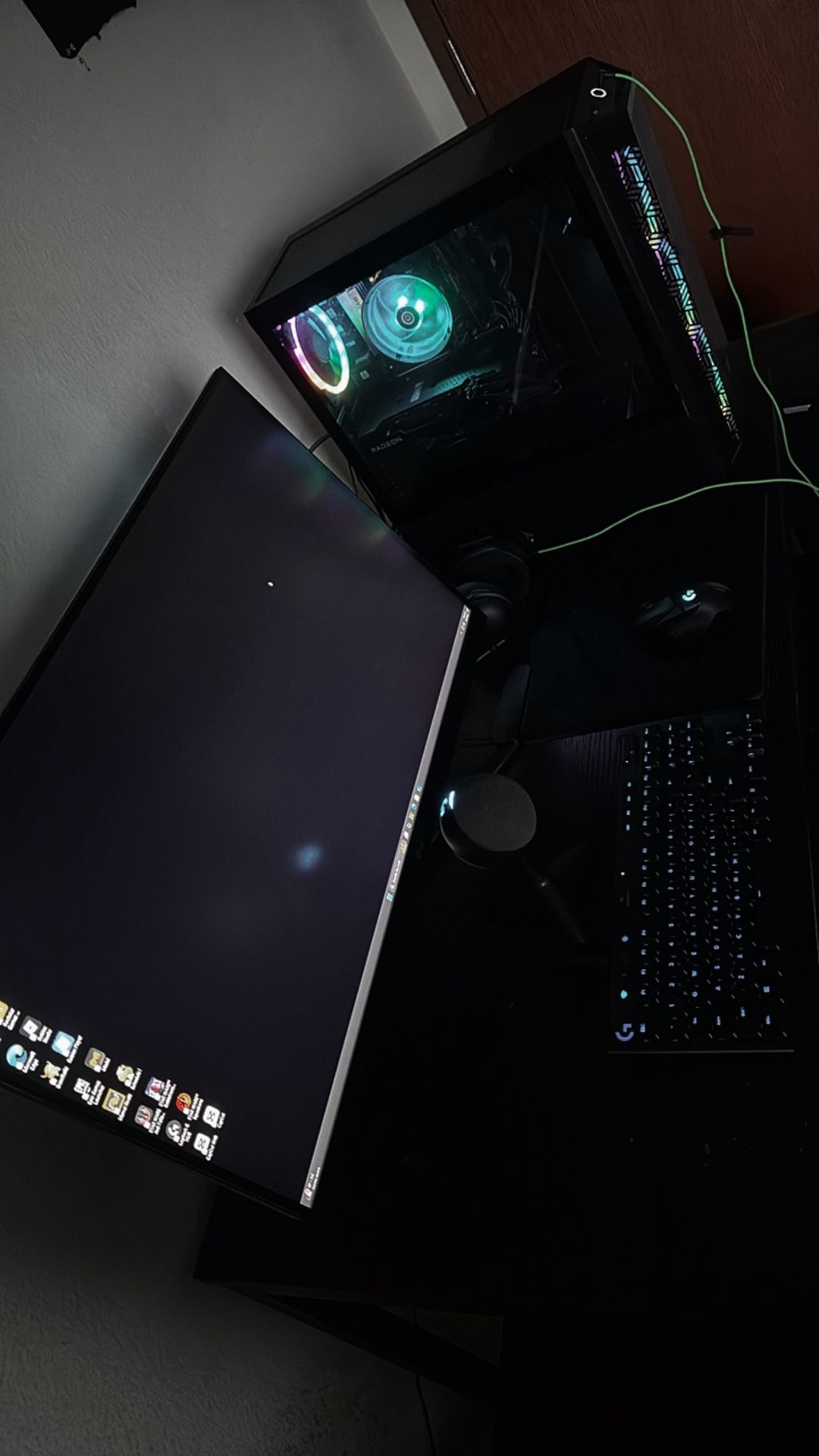 Cyber power pc AMD Ryzen 5, 7600 16GB DDR5 1TB SSD ( Selling all as a unit not separate) Cash only