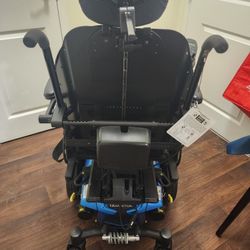 Quantum J4 Power Chair