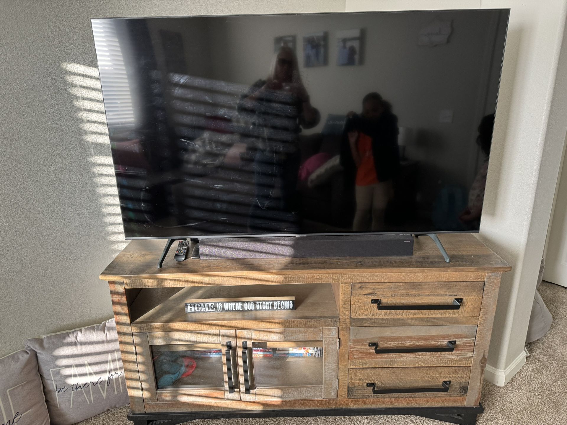 TV Stand 