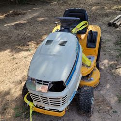 Cub Cadet Riding Lawnmower 