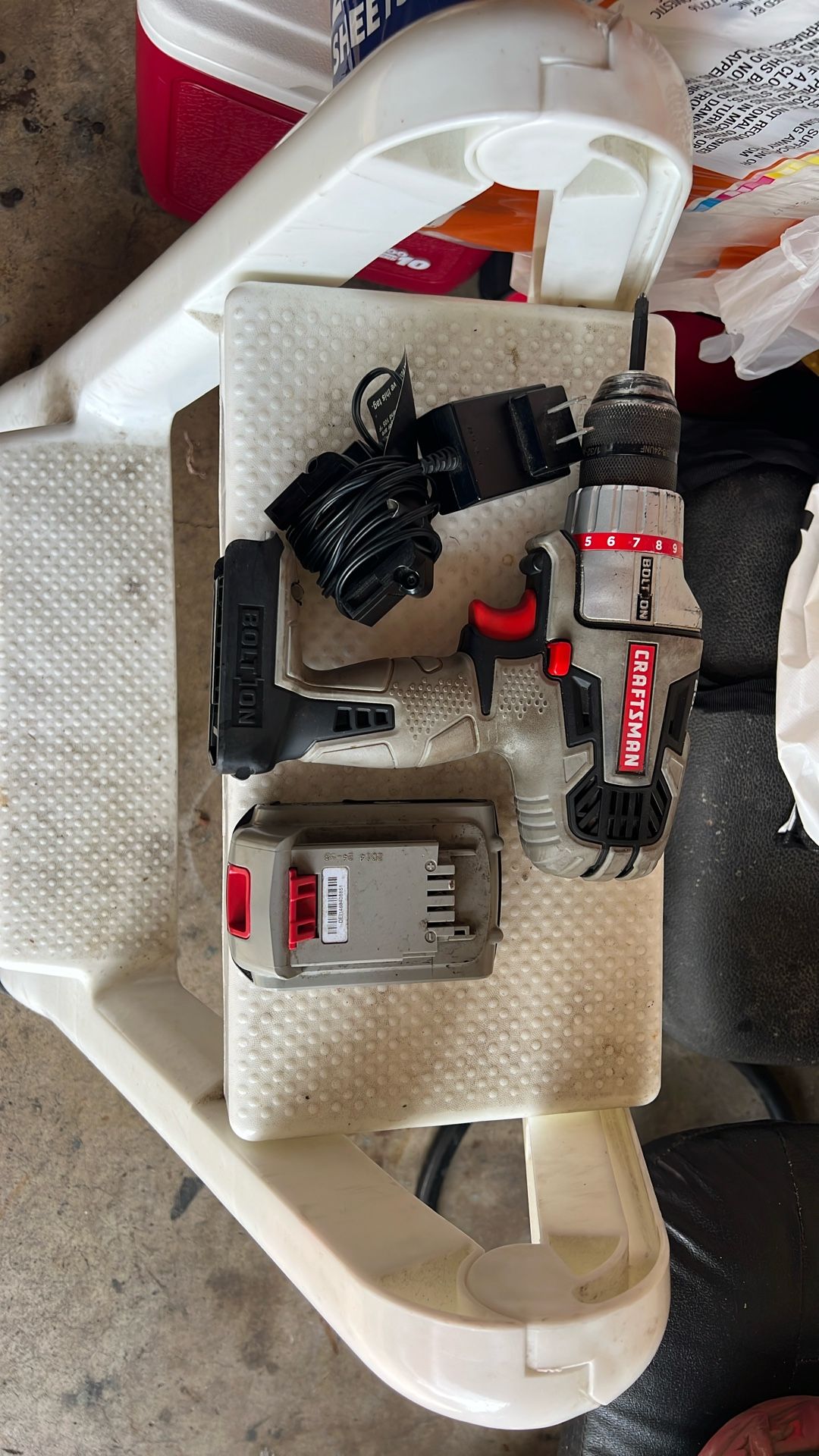 Craftsman 20V Cordless Power Drill/ Battery/Charger Excellent Condition. 