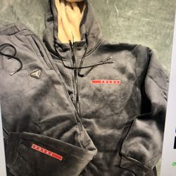 Prada Sweatsuit.       S,m,l