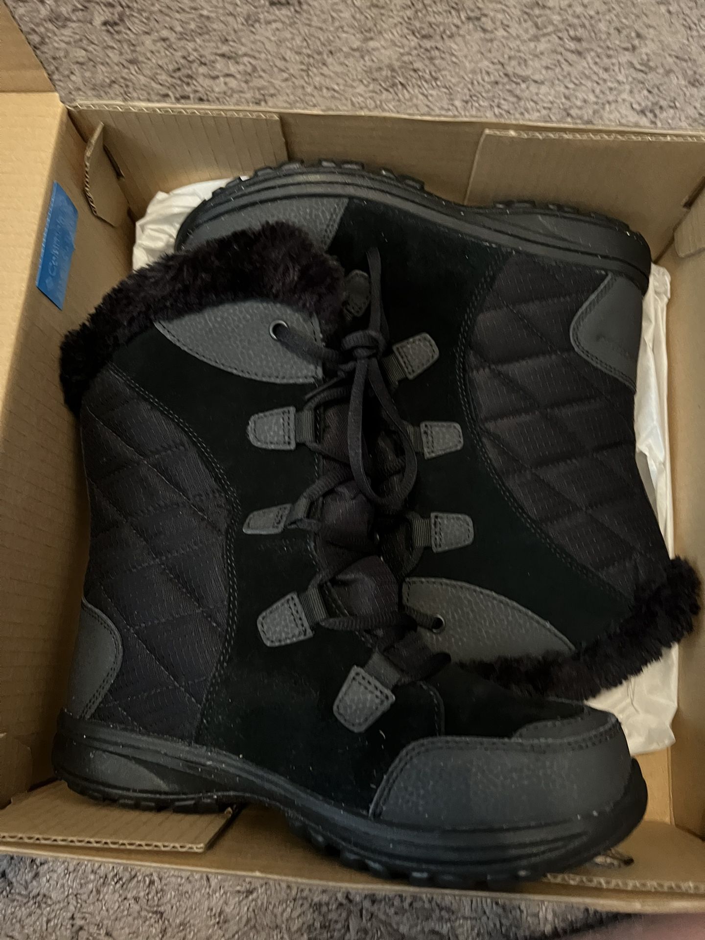Woman’s Snow Boots