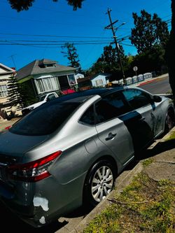 Nissan Sentra Silver Sedan