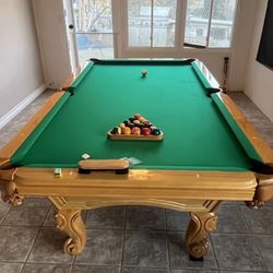 Pool Table 8ft ( Free Delivery & Set Up & New Color Felt Of Your Choice )