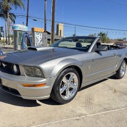 Vendo Ford Mustag Año 2010 Con 140 Mil Millas Originales Titulo Linpio Precio Negociable Motor Y Transmission Al 100