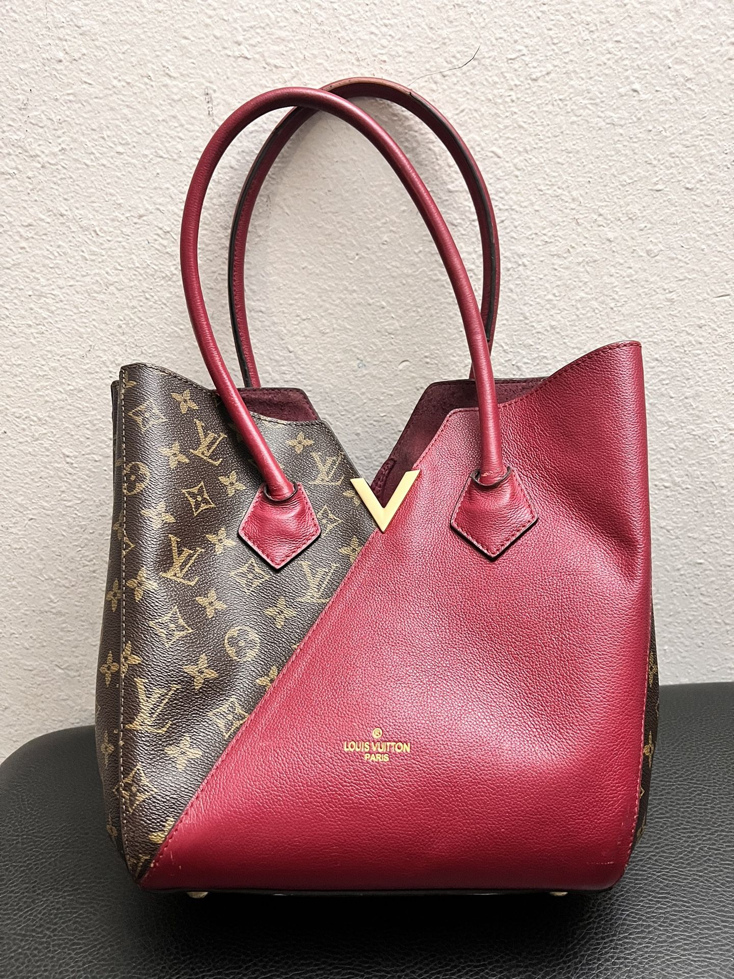 AUTHENTIC LOUIS VUITON MONOGRAM KIMONO TOTE HAND BAG NEED TO FIX ONE HANDLE IM GIVING AWAY FOR GOOD PRICE