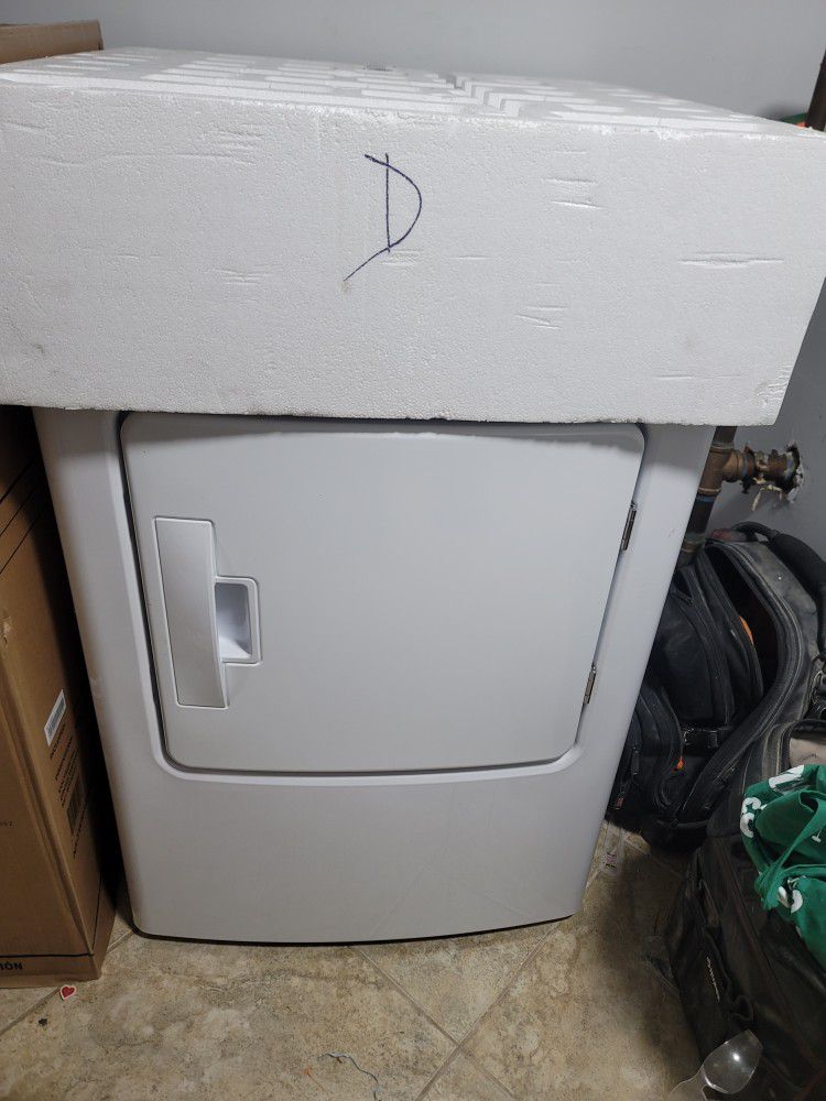 Electric Dryer "Insignia"