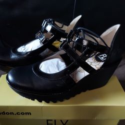 NEW FLY London Yett Black Leather Wedge Women's EU 38 / US 7.5-8 