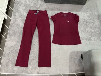 XS FIGS Burgundy Scrub Set
