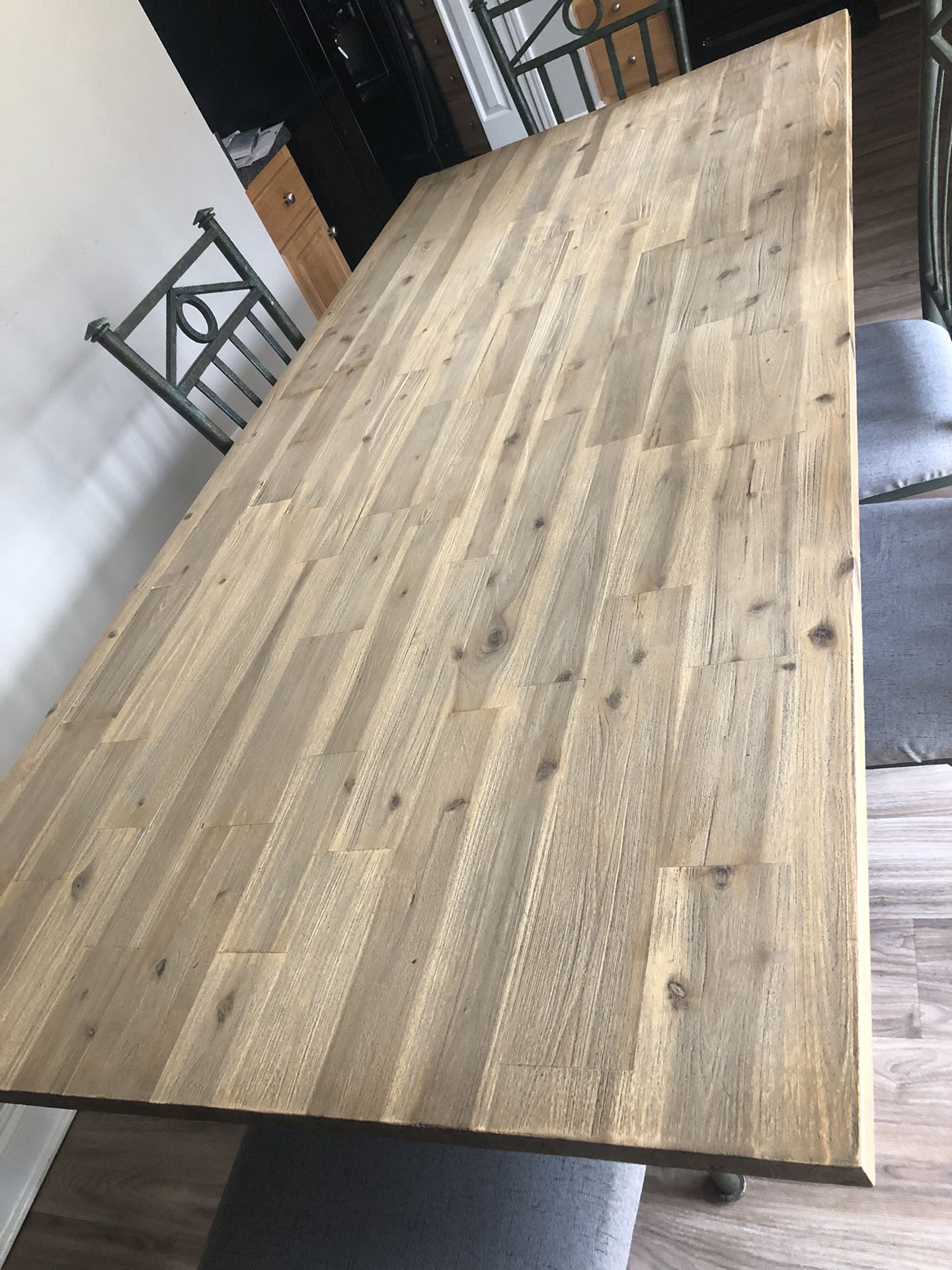 Dining Room Table With Chairs