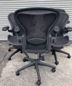 HERMAN MILLER 2ND GENERATION CLASSIC AERON CHAIRS SIZE B FULLY LOADED $385 EACH DELIVERY AVAILABLE FOR A FEE