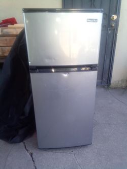 Lil fridge with freezer works great