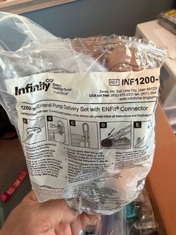 Free feeding tube connector and gauze