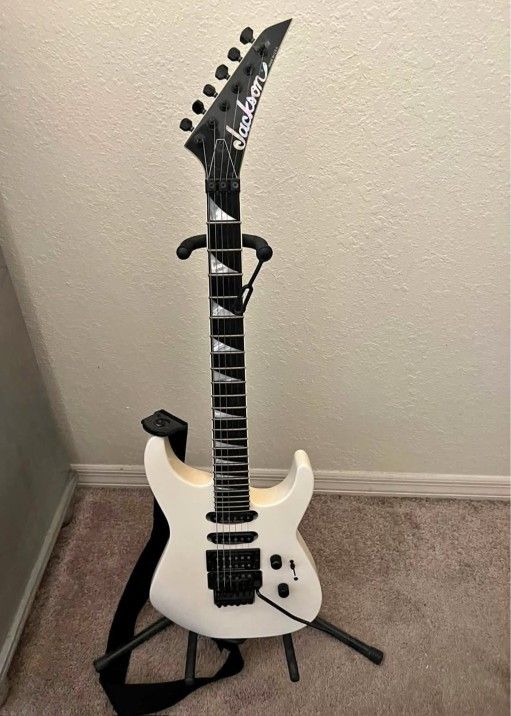Like NEW! White Jackson Select USA SL1 Electric Guitar w/ Hard Case