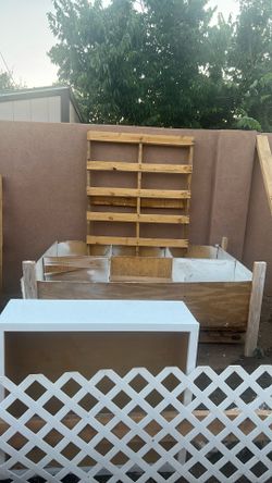 Free wood pallets
