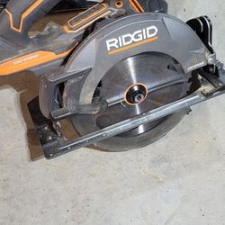 Ridged BATTERY SAW