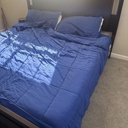 King size bed with mattress