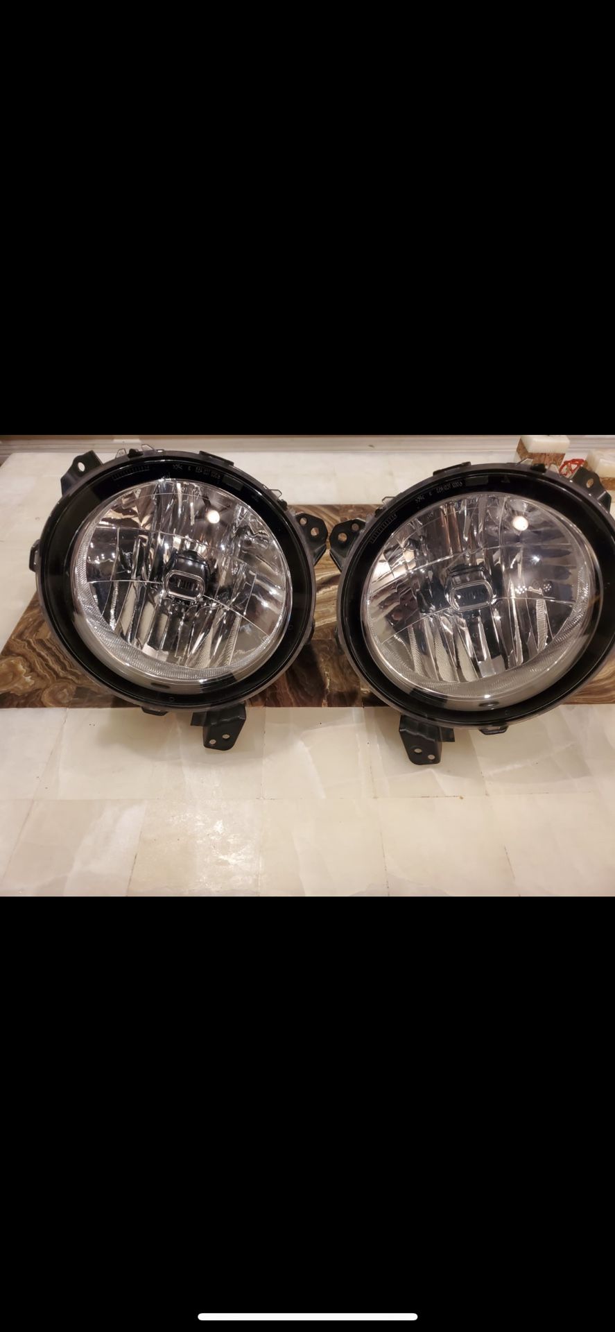 2018-2023 Jeep Wrangler JL Gladiator JD Headlights OEM 