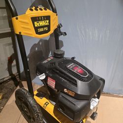 DeWalt 3300psi Gas Powered Portable Pressure Washer