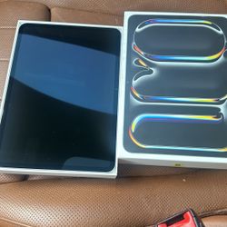 Brand new 11th Gen  - 11 Inch - M5 Chip